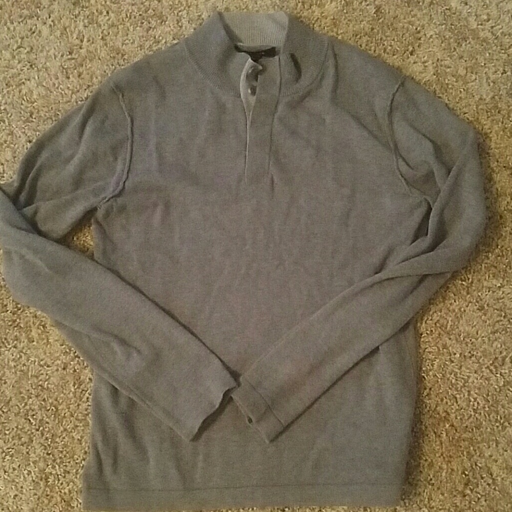 Lightweight gray sweater